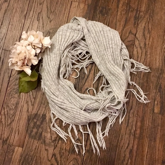Anthropologie Accessories - Anthropologie light grey circle scarf